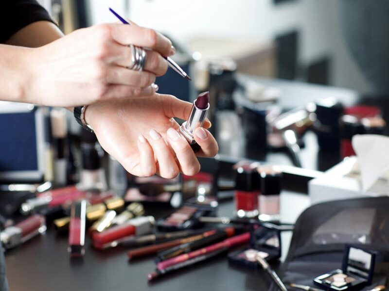 How to Choose The Best Makeup Course