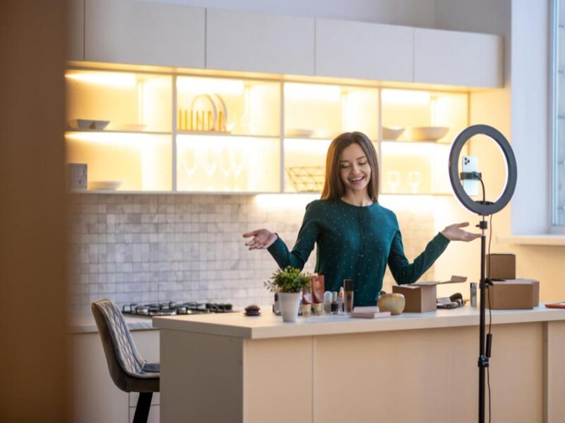 Self Makeup Course - Empowering Your Everyday Look