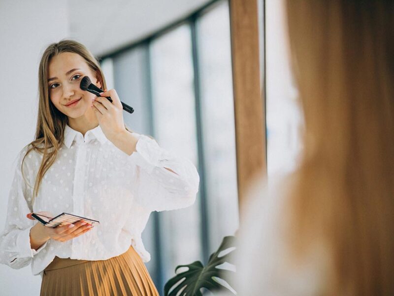 Contemporary Makeup Courses - Discover the Programs Available