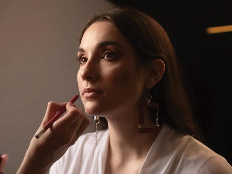 Why Choose Our Makeup Artistry Courses